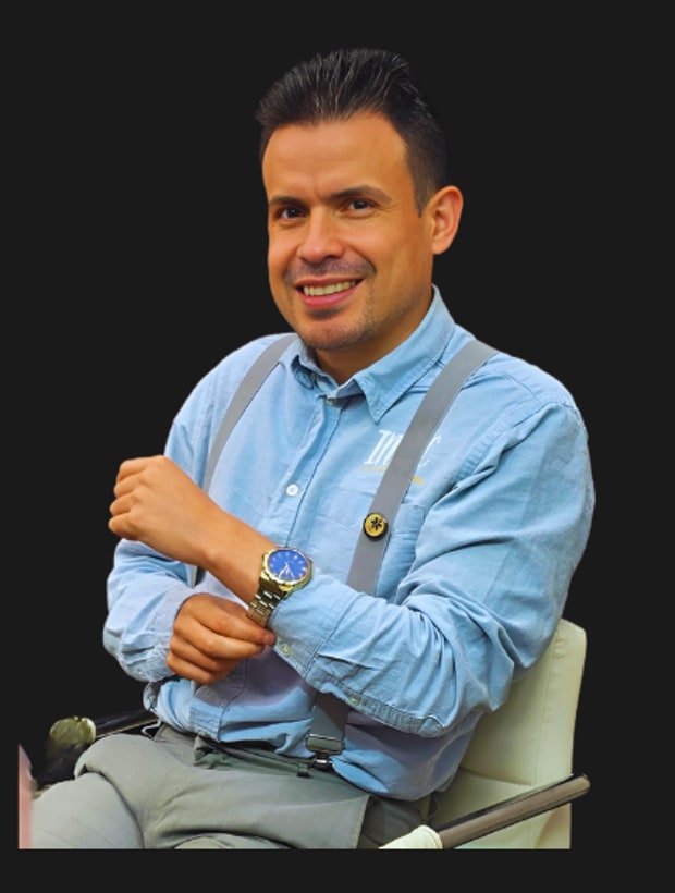 Gabriel León, Bioquímico Farmacéutico