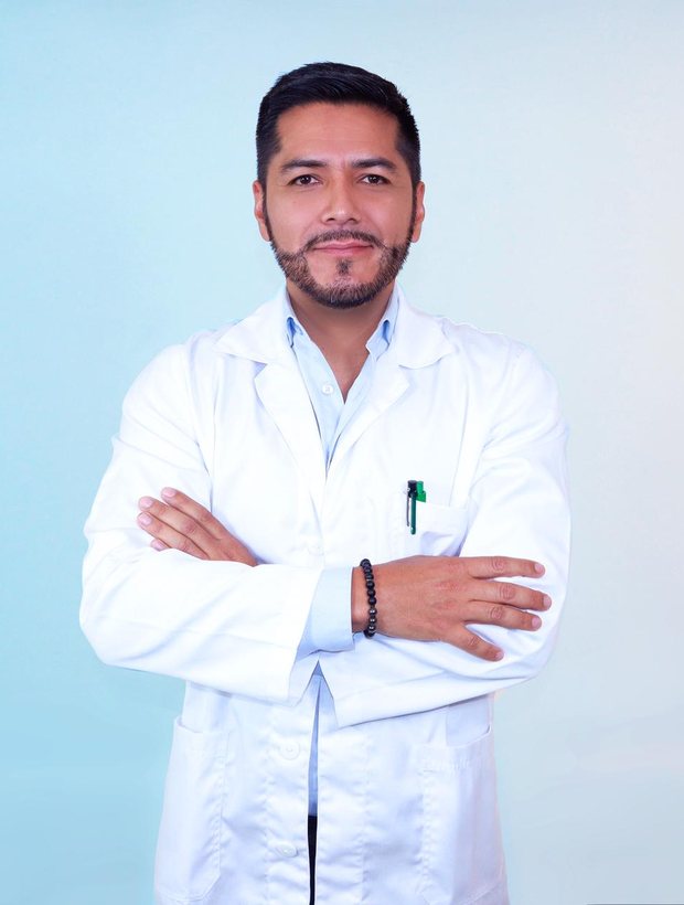 Dr. Luis Alberto Pillajo Cevallos, Especialista en Medicina Interna y Diabetología · Máster en Diabetes
