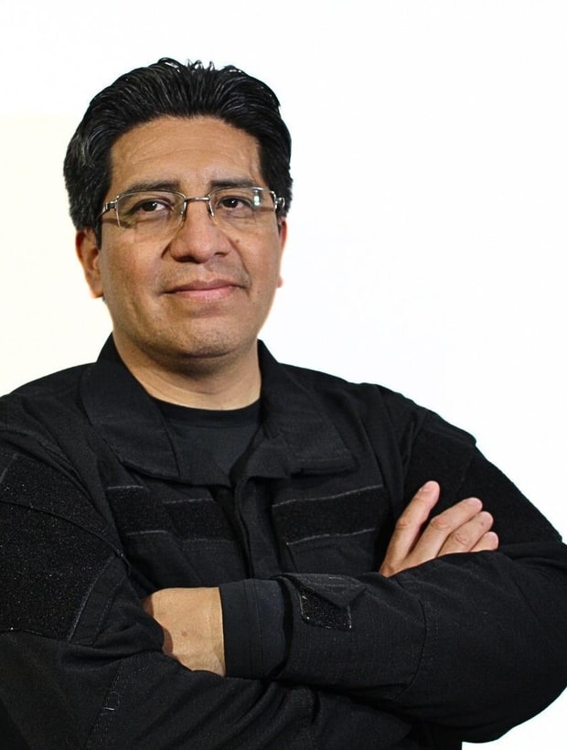Dr. Byron Fernando Trujillo Ronquillo, Médico Especialista en Medicina Interna · Doctor en Medicina y Cirugía
