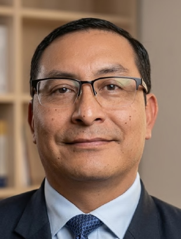 Dr. Edgar Vicente Quito Soria, Médico · Mgs. Gerencia de Servicios de Salud · Diplomado en Servicios Hospitalarios