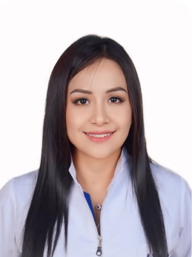 Mgtr. Indira Velepucha Ovaco, Licenciada en Laboratorio Clínico · Máster en Microbiología y en Gestión de la Seguridad Clínica del Paciente