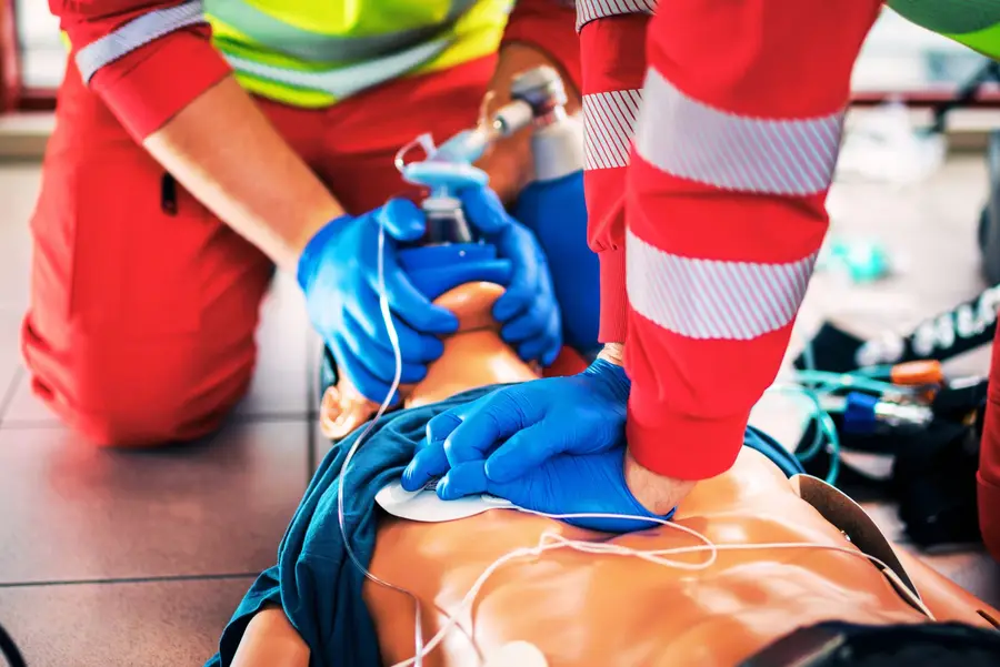 BLS + ACLS — Soporte Vital Básico y Avanzado con Certificación Internacional ECSI